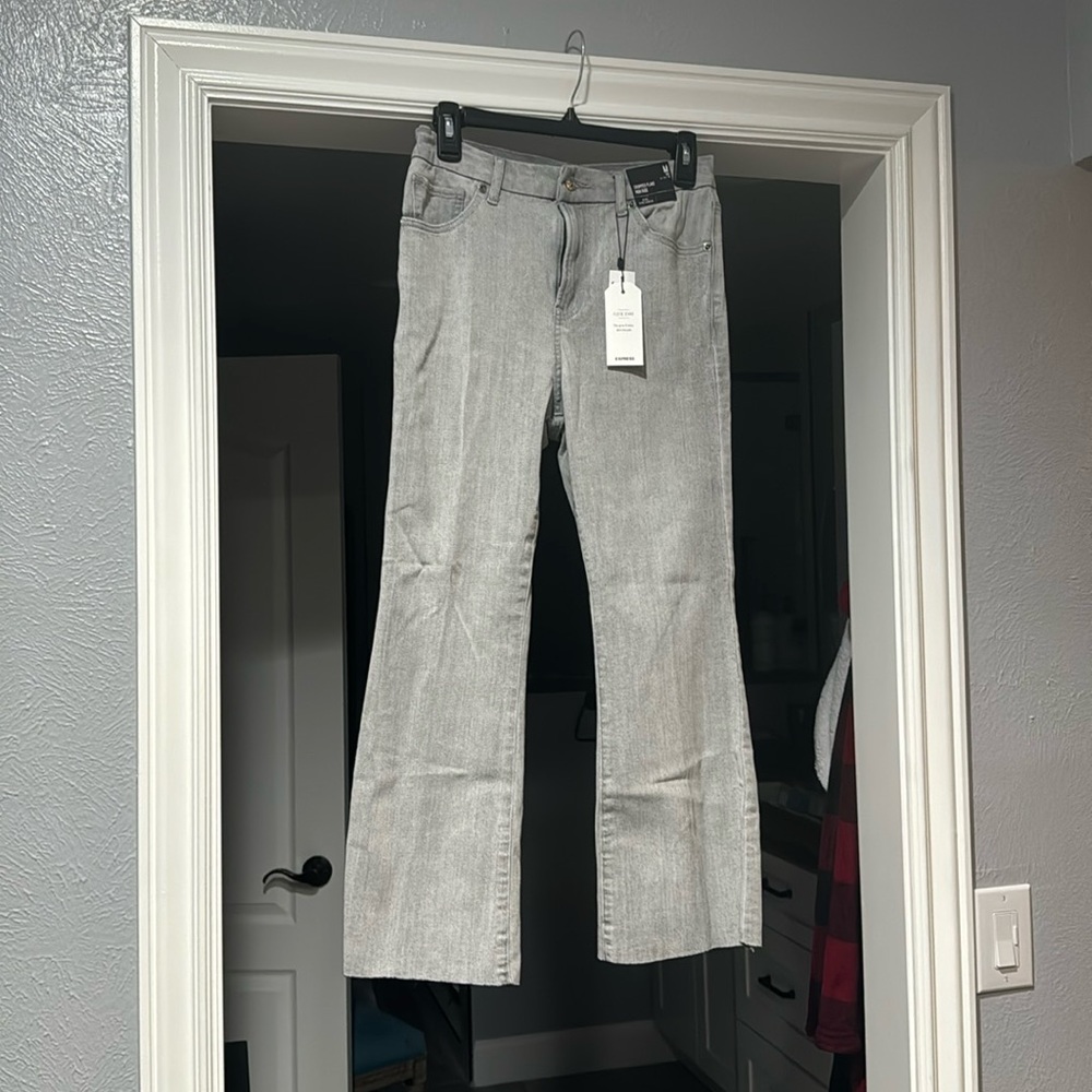 Express cropped flare high rise flexx jeans. NWT